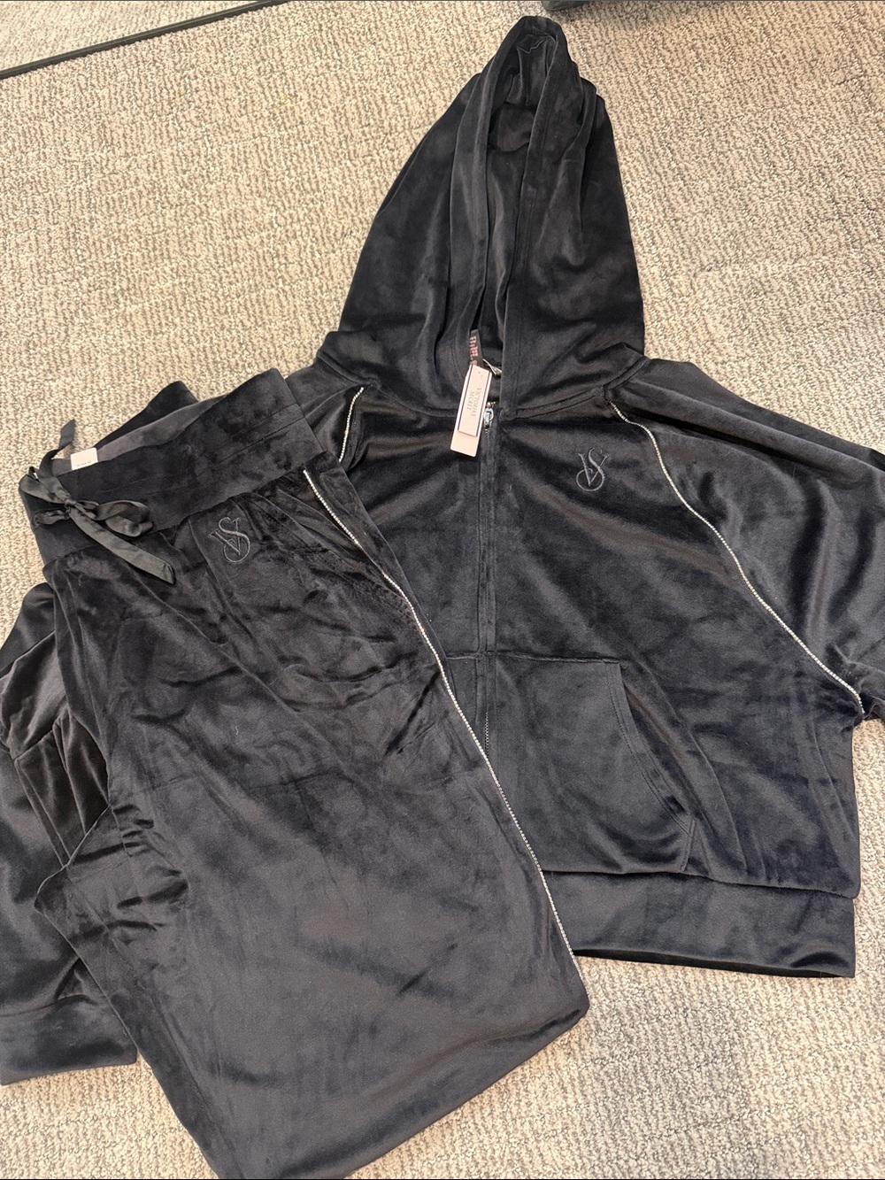NWT Victoria’s Secret Black Velour 2-Piece Rhinestone Trim Tracksuit Set